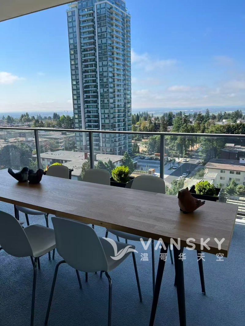 251022211629_photo balcony 2.jpg